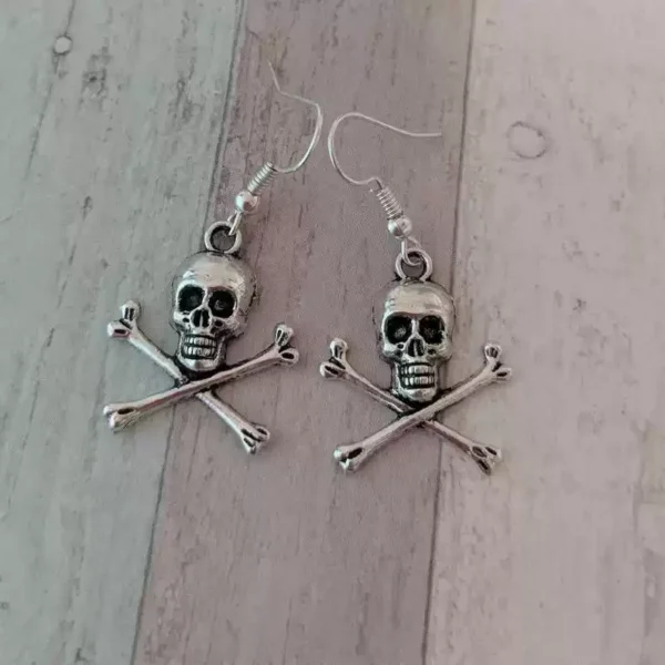 Dark pirate-themed punk skull earrings #002 - Image 3